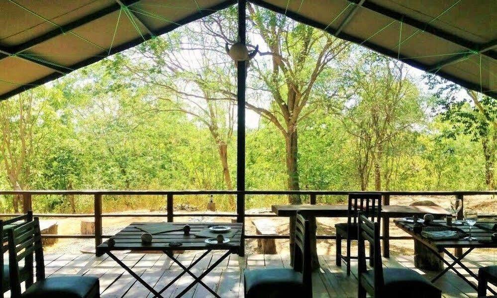 Kula Kula Luxury Camping Resort Udawalawe Exterior photo